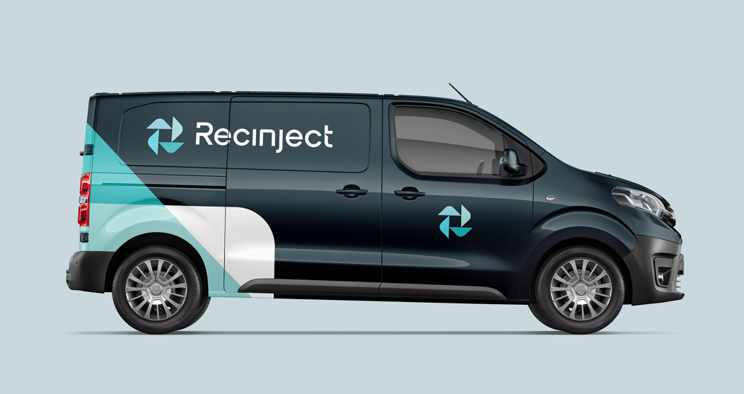 Granulado plástico reciclado (visual ilustrativo)